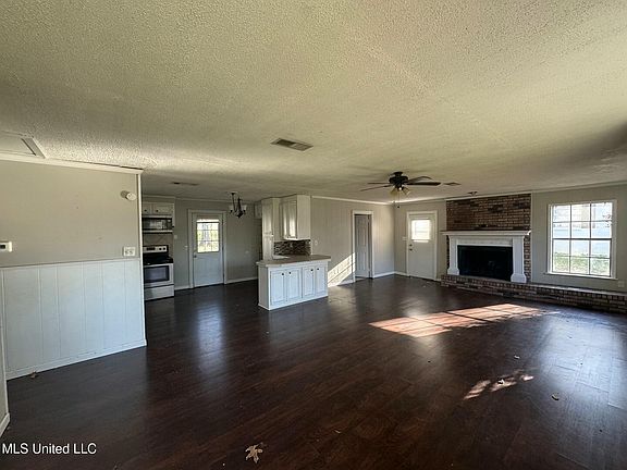 2nd image of 2516 Upper Dr