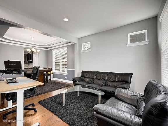 5th image of 215 W 59th St