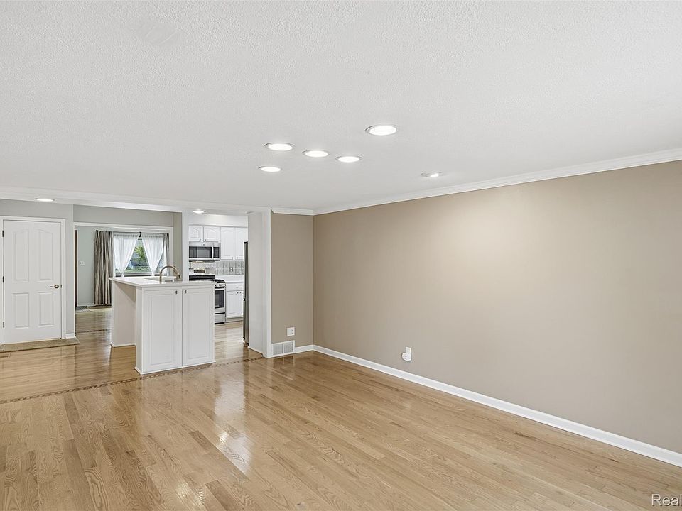 1087 Collingwood Dr, photo 21