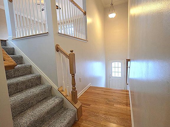 3rd image of 112 Old Schoolhouse Ln