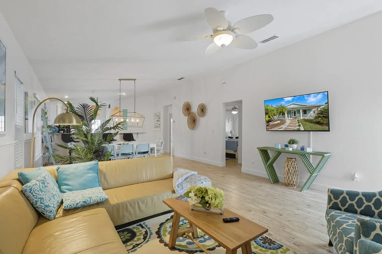 3 bed, 2.0 bath, 1991 sqft, $6,825 — Photo 4
