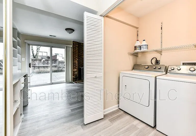 8088 Edinburgh Dr — Photo 36