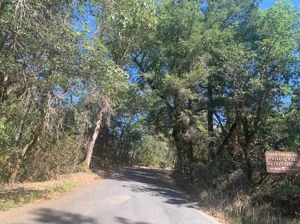 8600 Cave Creek Rd, Redwood Valley, CA 95470
