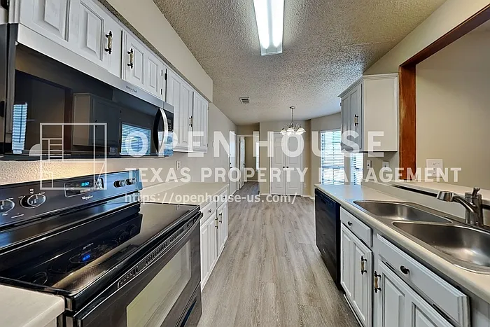 4418 Santa Cruz Ln — Photo 8