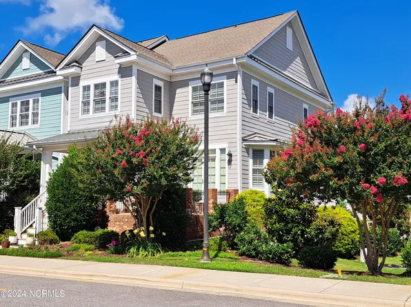 208 S Academy Street, Washington, NC 27889