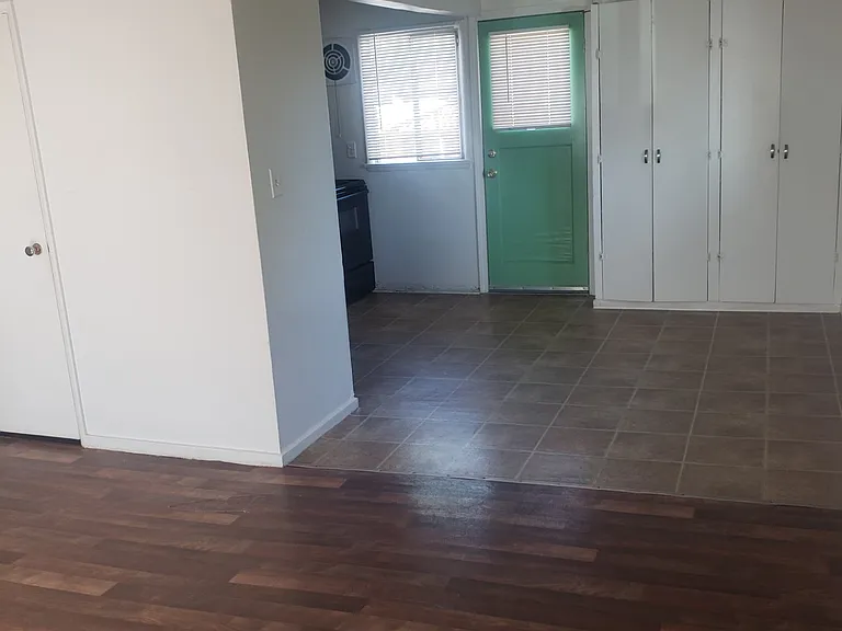 804 Camas Ave NE — Photo 2