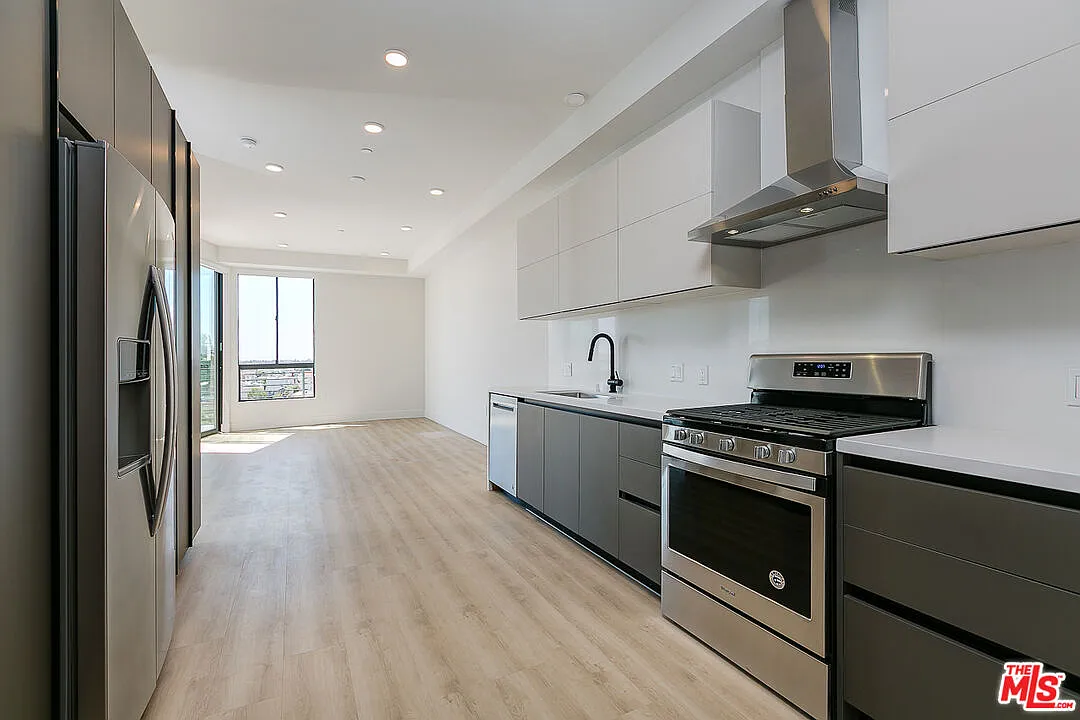 2 bed, 2.0 bath, 947 sqft, $4,795 — Photo 4