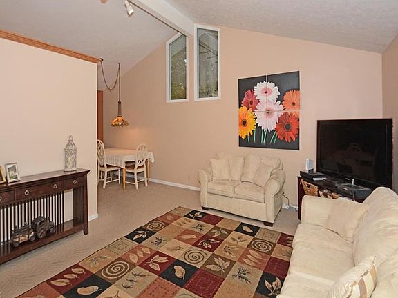 5th image of 26963 Eastwood Ln