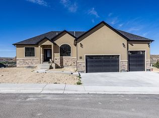 600 Memory Ln, Green River, WY 82935