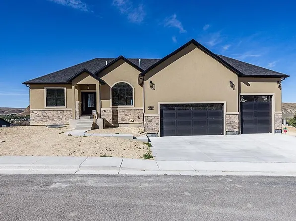 600 Memory Ln, Green River, WY 82935