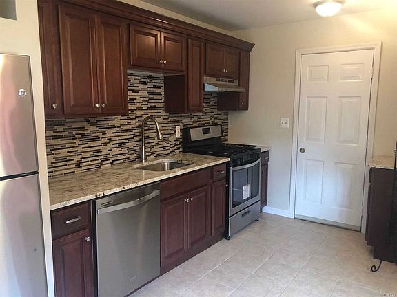 3rd image of 31 Kirby Ln