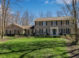 40 Cherry Tree Ln, Orchard Park, NY 14127