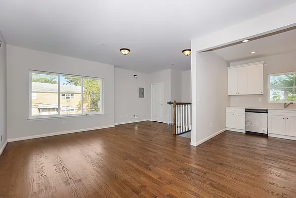 Sold by Remax Edge | media 10