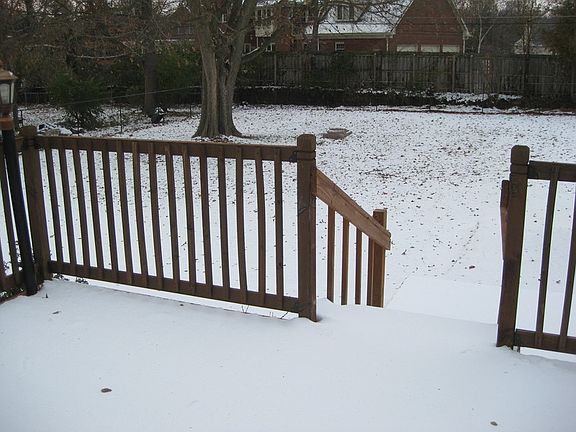 Spacious back yard
						:
						Spacious back yard and deck