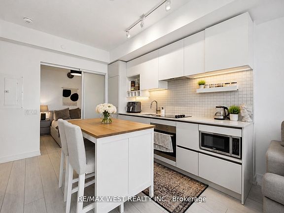 4th image of 898 Portage Pkwy #4607