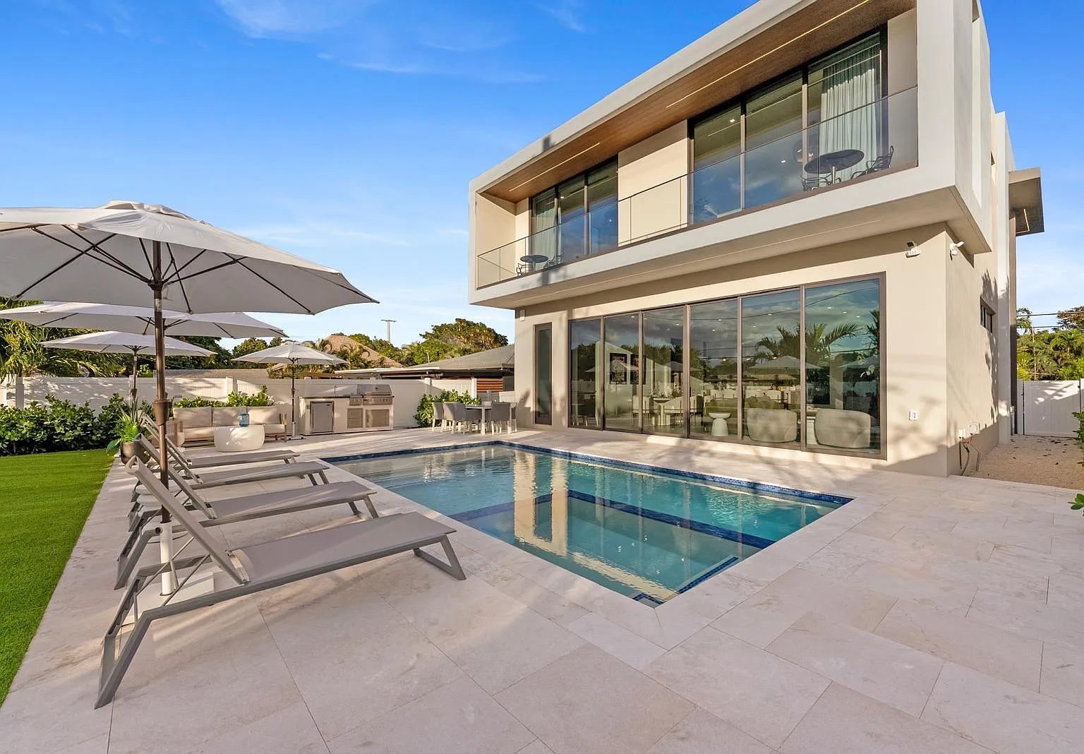 4 bed, 4.0 bath, 2954 sqft, $30,000 — Photo 3