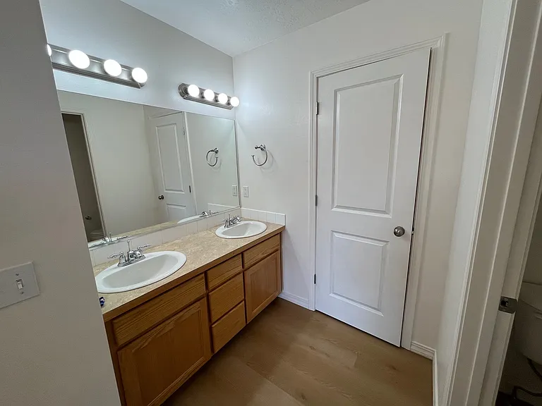 7327 N Bedford Ln — Photo 6