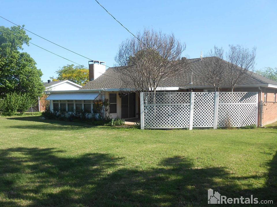 2nd image of 6817 N Comanche Ave