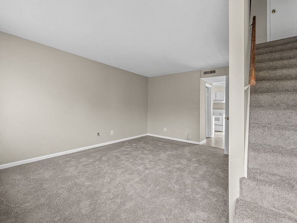 1st image of 43 Old Holly Ln APT 32