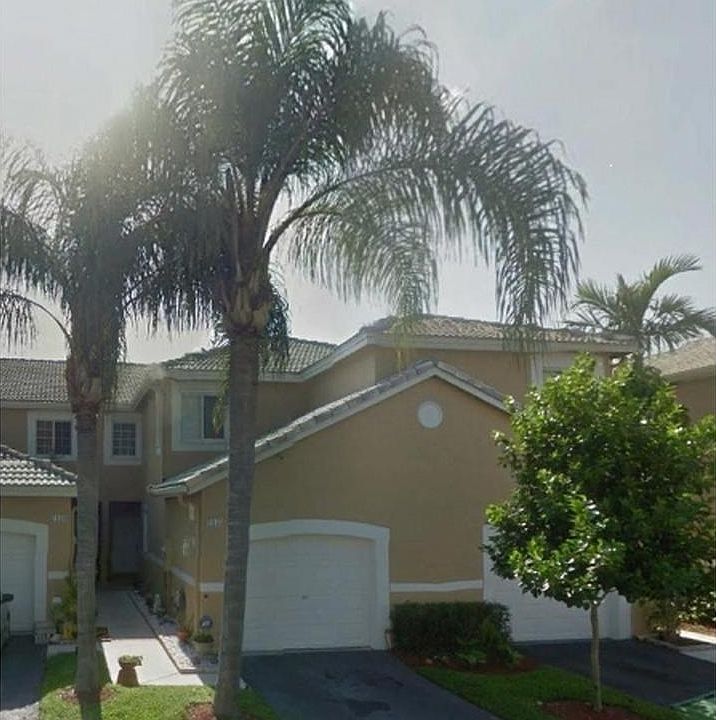 1st image of 1928 Madeira Dr