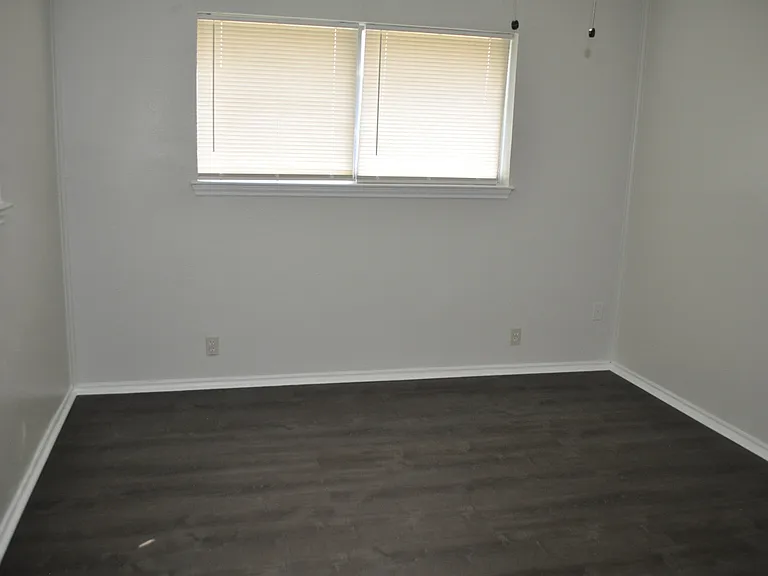 423 Cynisca St #A — Photo 12