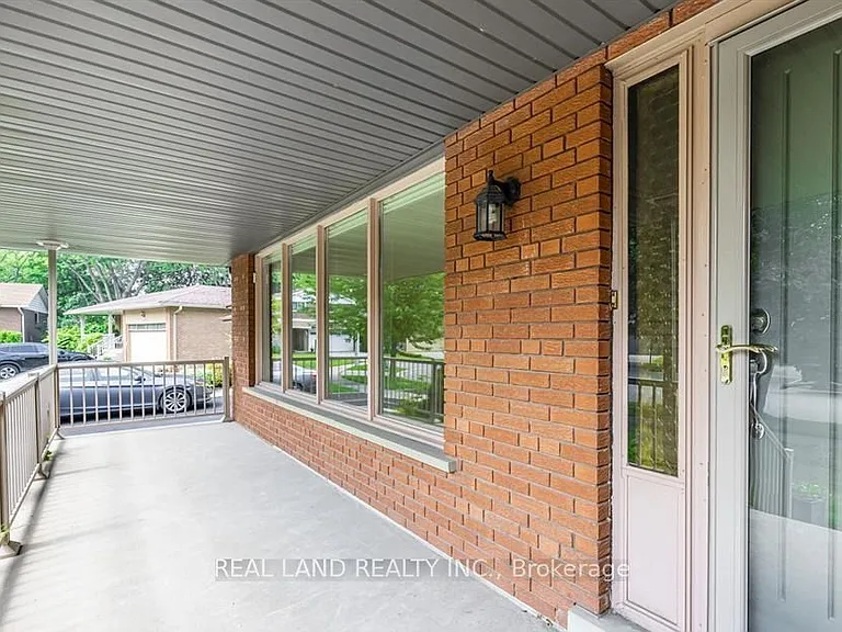 274 Timothy Ct #UPPER — Photo 4
