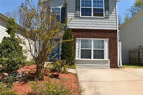 315 Village Chase Photo 1