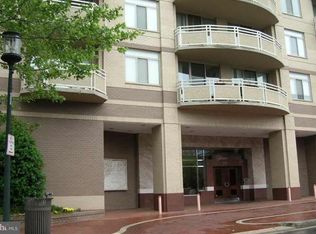 4801 Fairmont Ave APT 713, Bethesda, MD 20814