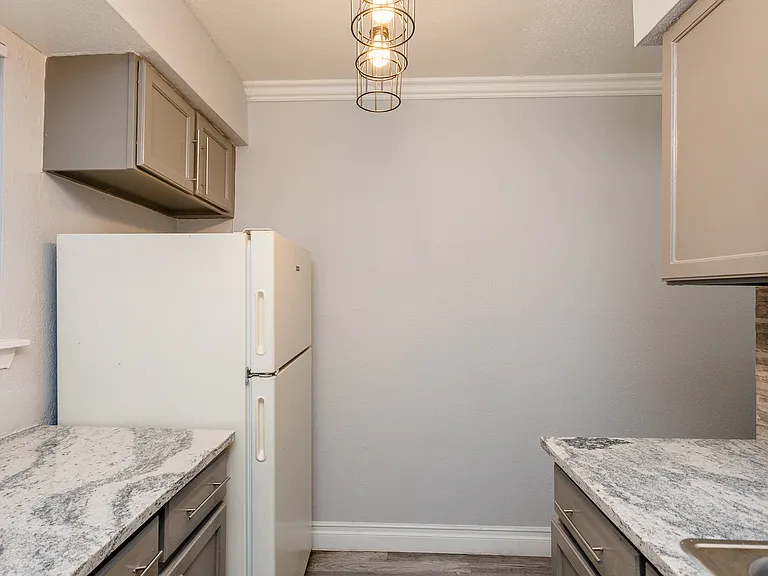 Allendale Village Apartments — Photo 42