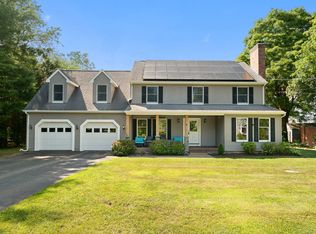5 Allyn Ln, Gales Ferry, CT 06335