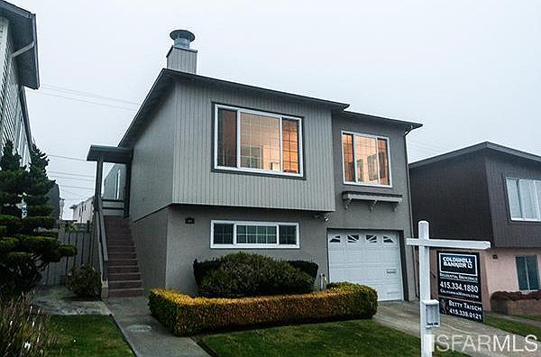 1st image of 11 Huntington Dr
