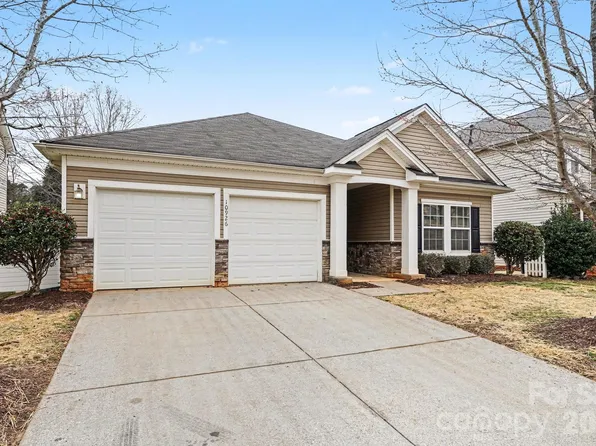 10926 Kinnairds St, Charlotte, NC 28278