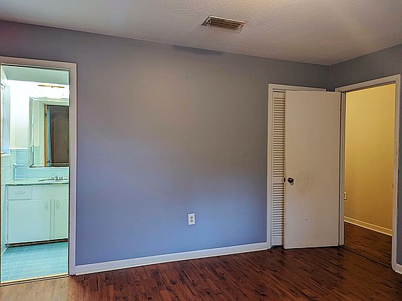 4th image of 810 N 30th Ave