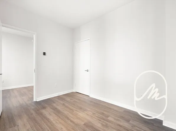 15 Park Row image 7 of 18