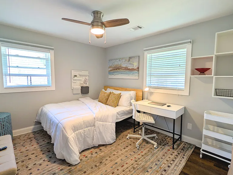 831 Parkway Dr SE — Photo 17