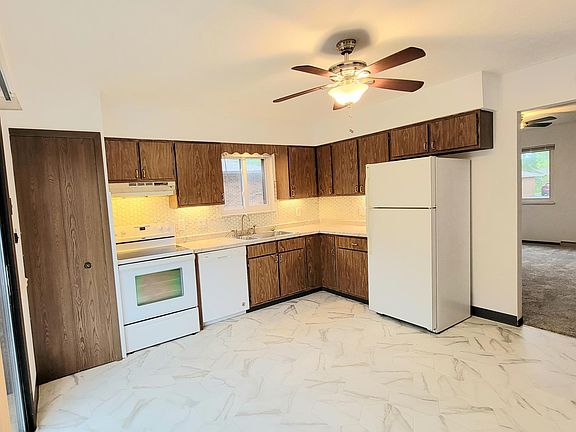 3rd image of 41 Hollywood Ave