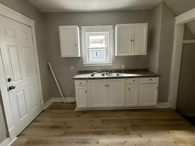 635 E 93rd St — Photo 5