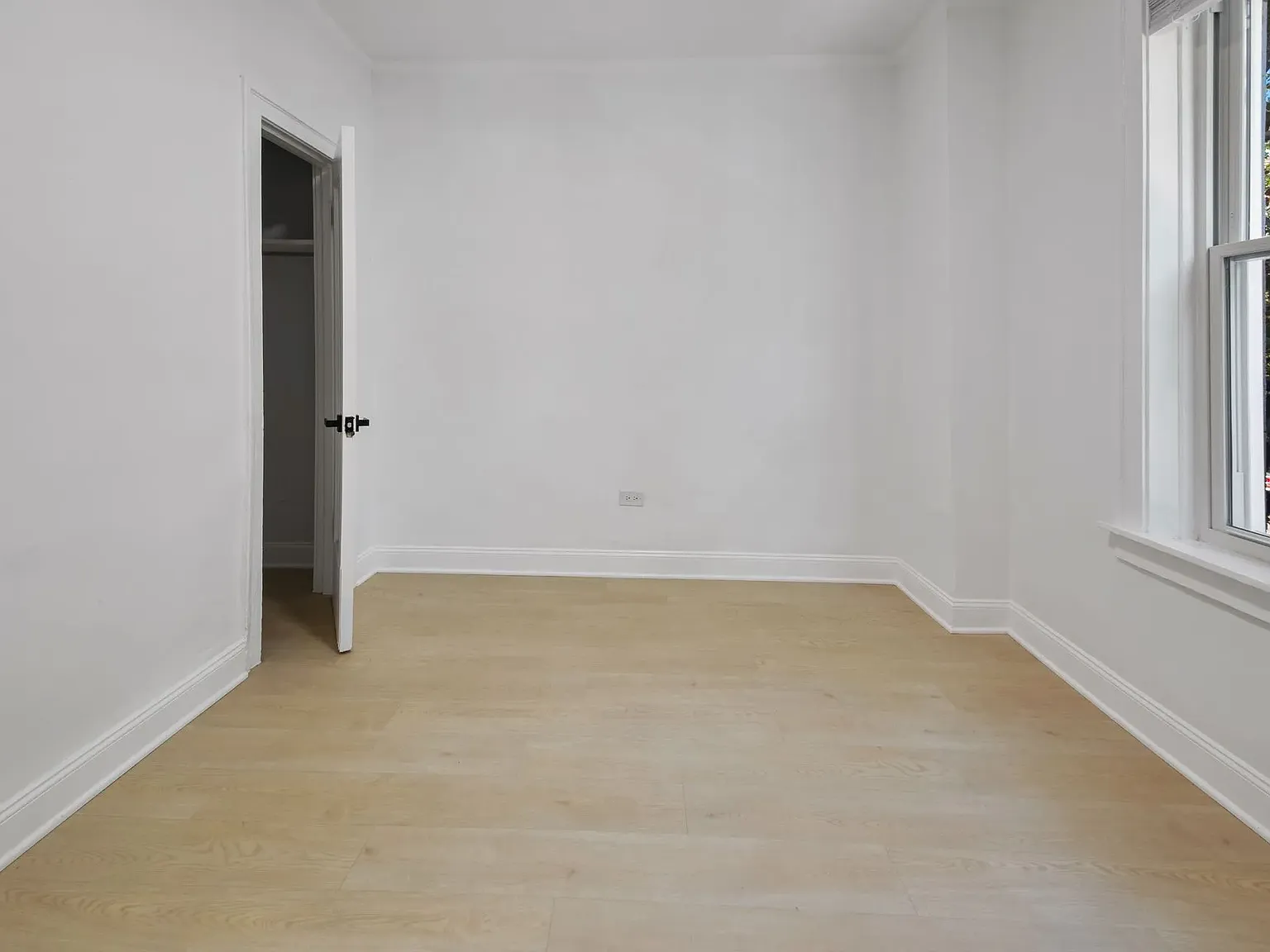 Studio, 1.0 bath, 326 sqft, $1,250 — Photo 4