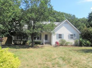 5 Kathleen Cres, Coram, NY 11727