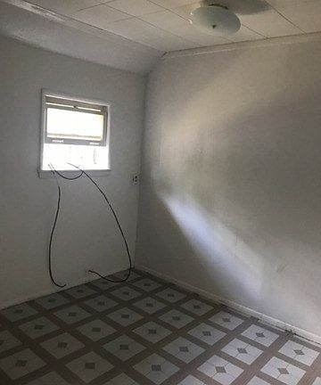 5th image of 430 N Industrial Ave