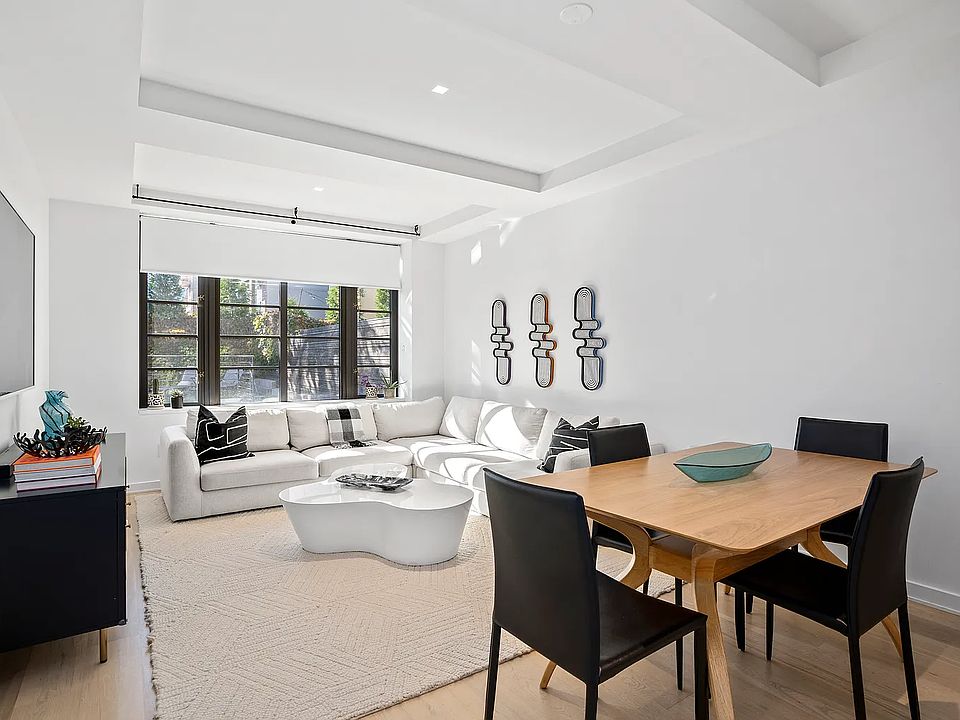 1st image of 537 Lorimer St #102