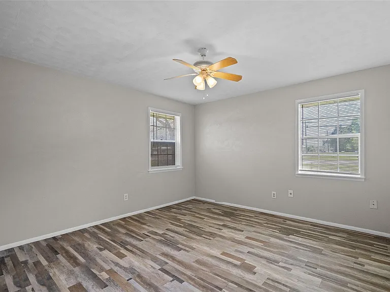 2729 Main St #8 — Photo 4