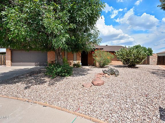 3rd image of 4115 W DANBURY Drive