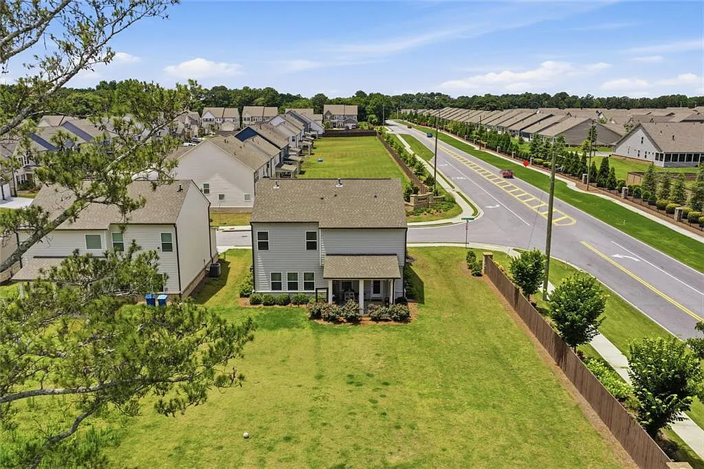 4 bed, 3.0 bath, 2744 sqft, $3,865 — Photo 4