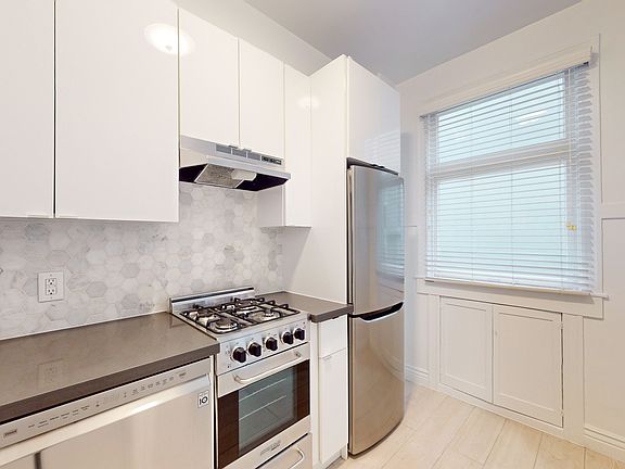 3rd image of 1106 Bush St APT 307