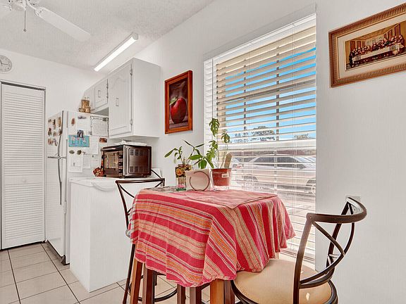 5th image of 615 Laconia Circle