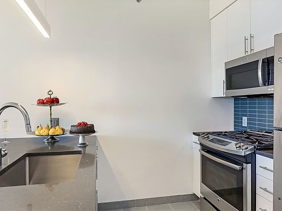 5th image of 180 Myrtle Ave #2H