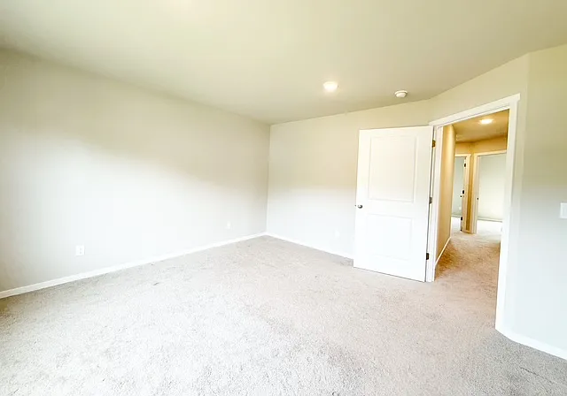 1561 SW Fielder Pl — Photo 22