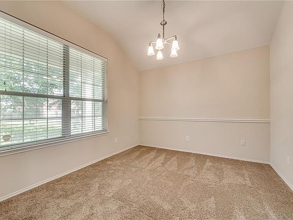 3rd image of 1040 Grimes Dr
