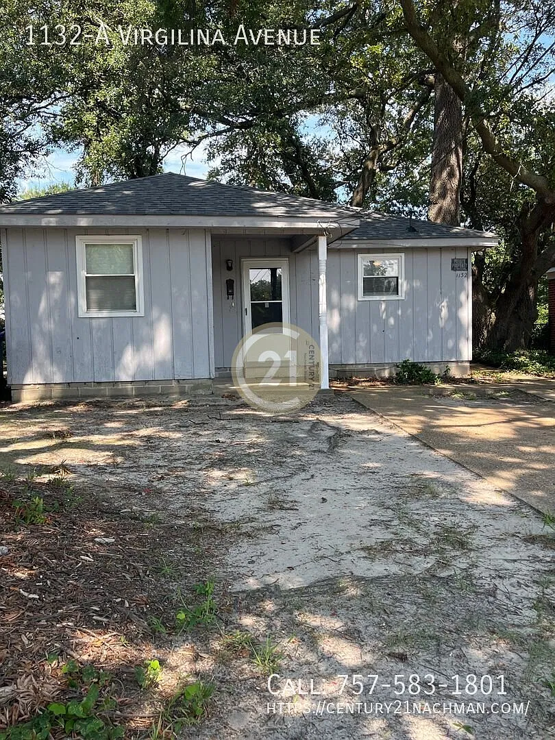 Charming 2 Bedroom 1 Bathroom — Photo 1